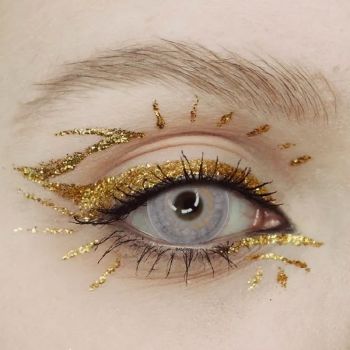 Marie Antoinette eye Contact lens